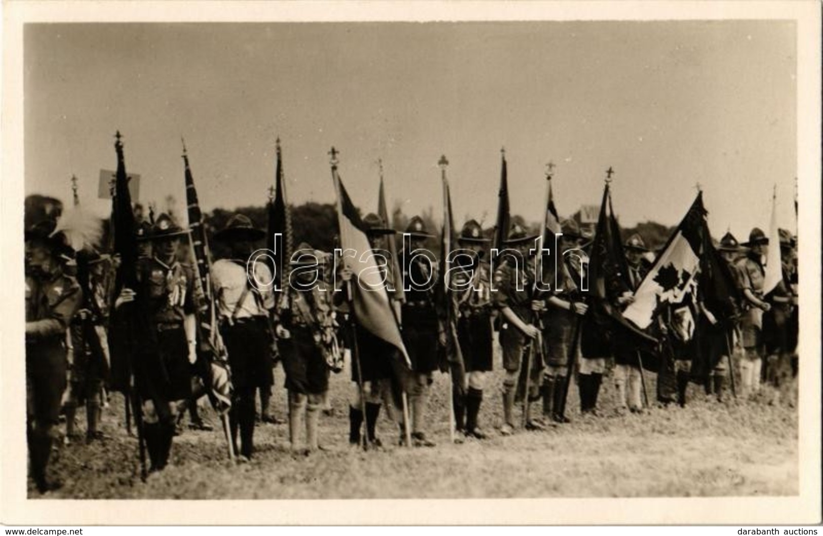 ** T1 1933 Gödöllő, 4. Cserkész Világdzsembori, Cserkészek Zászlókkal / 4th World Scout Jamboree, Scouts With Flags. Pho - Ohne Zuordnung