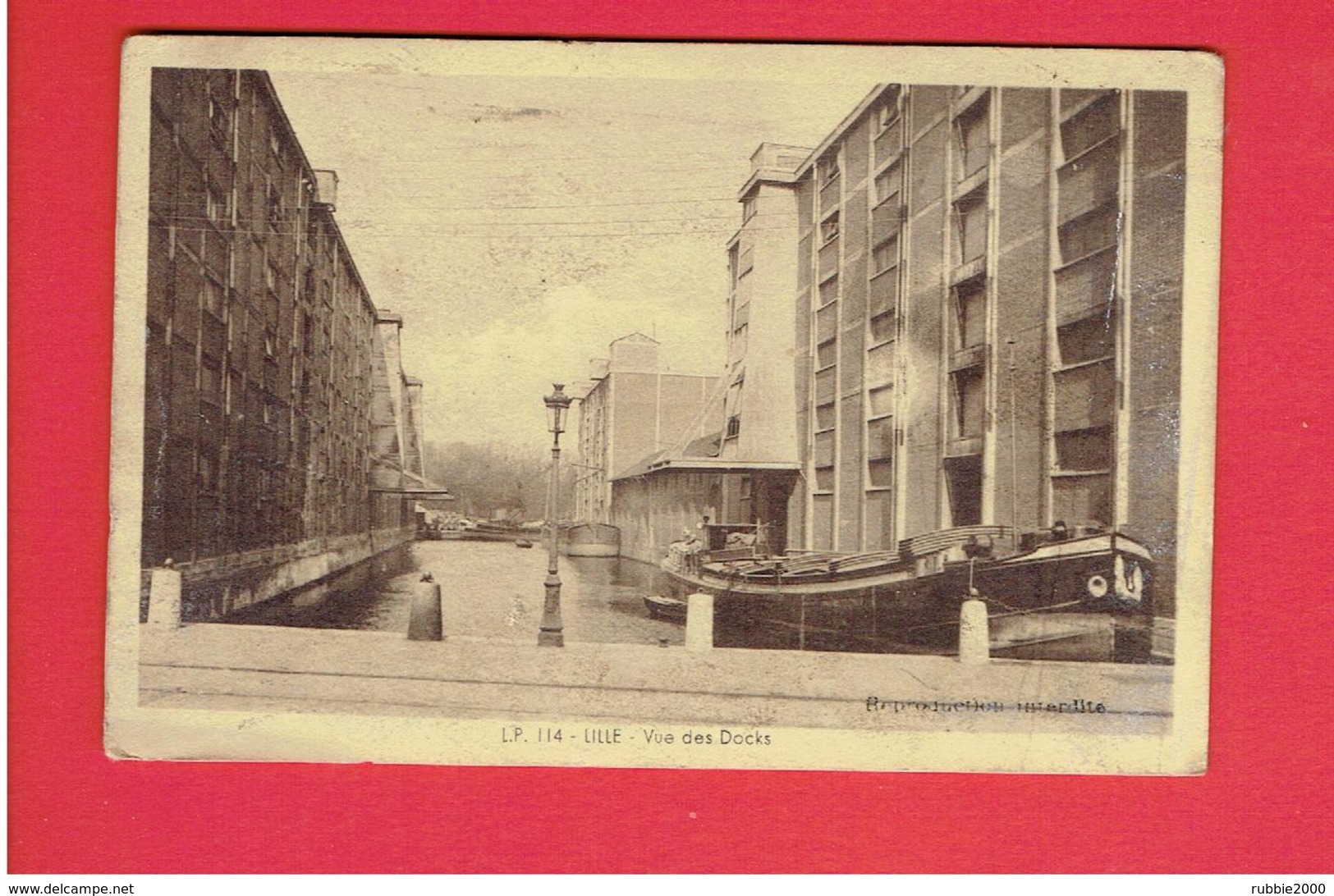 LILLE 1942 VUE DES DOCKS PENICHE CARTE EN BON ETAT - Lille