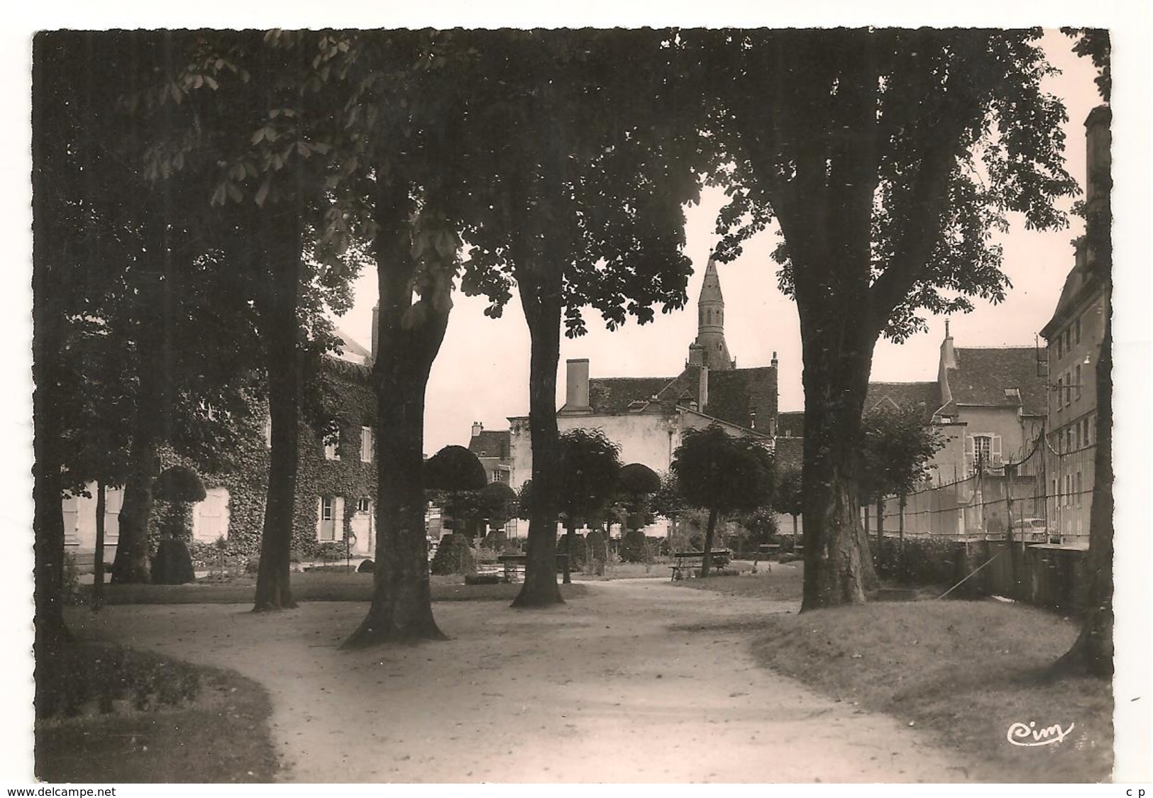 La Chatre  - Jardin De La Mairie - CPSM° - La Chatre