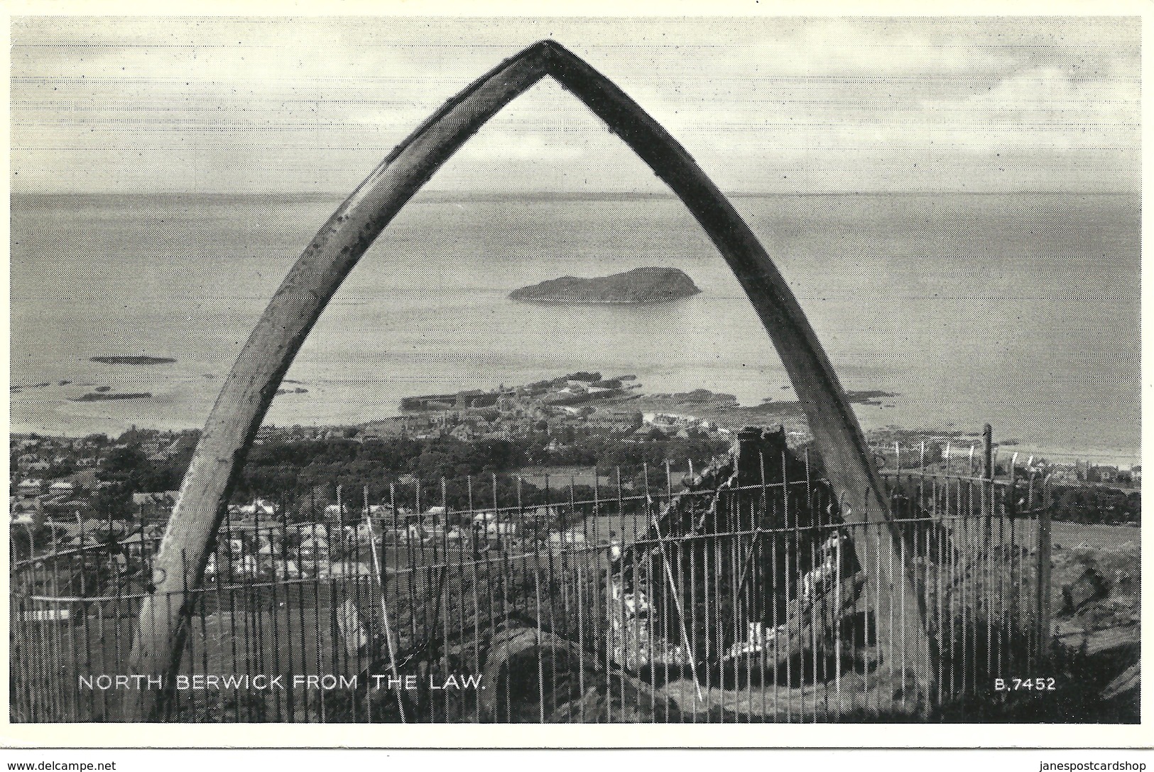 NORTH BERWICK FROM THE LAW - LOTHIAN - SCOTLAND - East Lothian