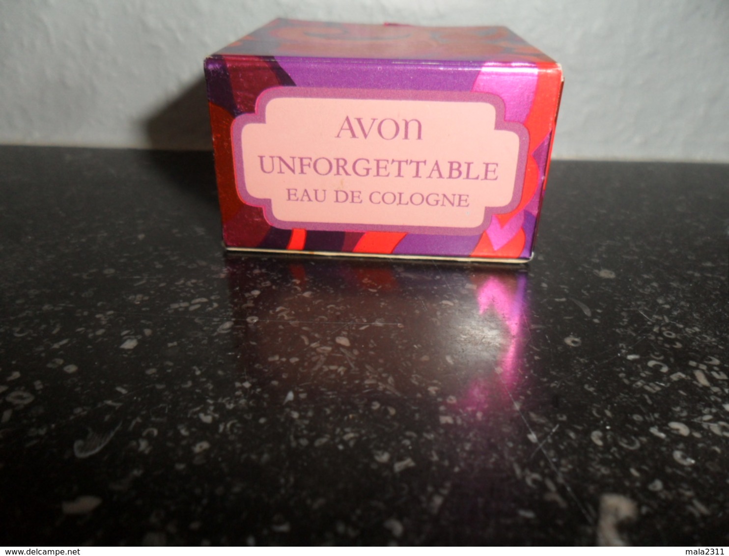 ANCIEN  FLACON  AVON  UNFORGETTABLE      / EdeC    15 Ml  / PLEIN - Flacons (vides)