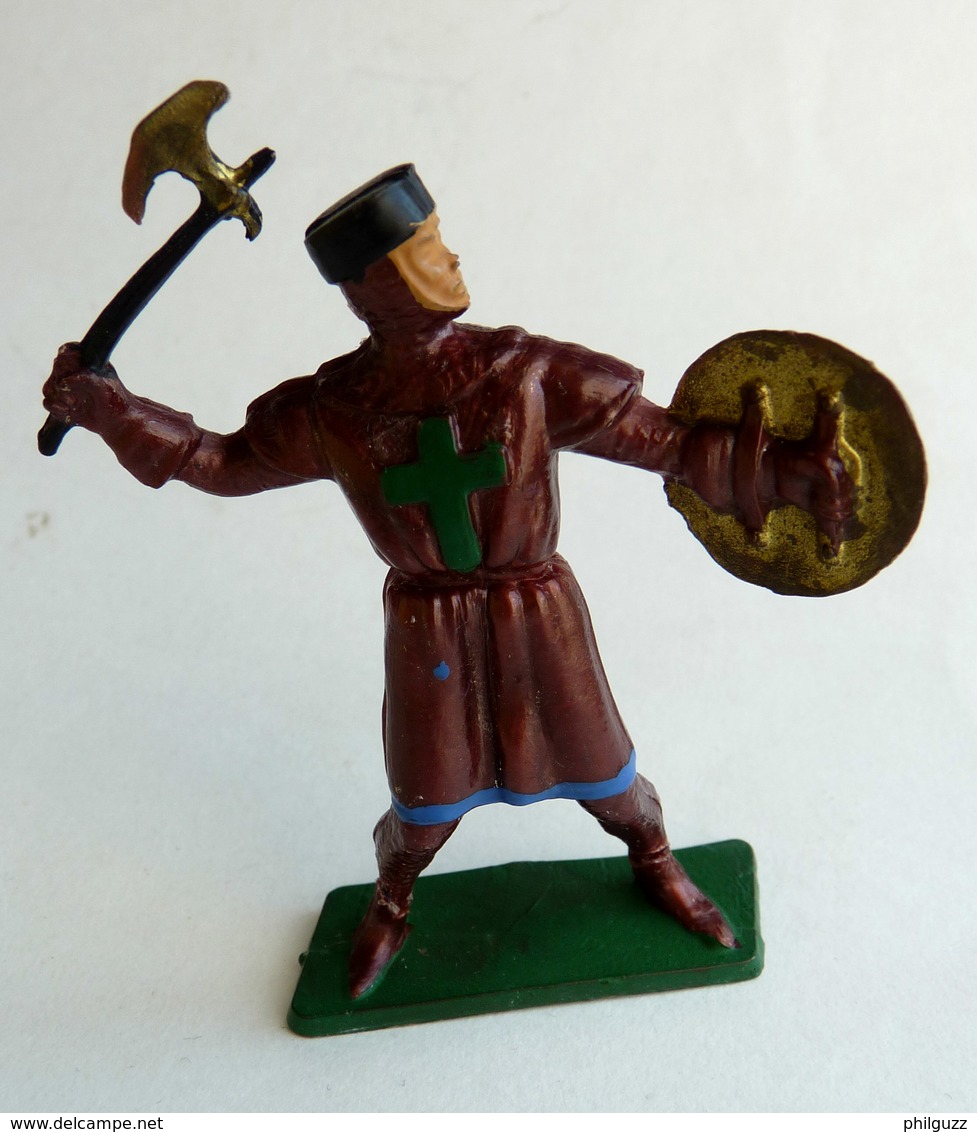 FIGURINE STARLUX -  SOLDAT MEDIEVAL CHEVALIER   MPC34 CROISE HACHE D'ARMES 1966 - Starlux