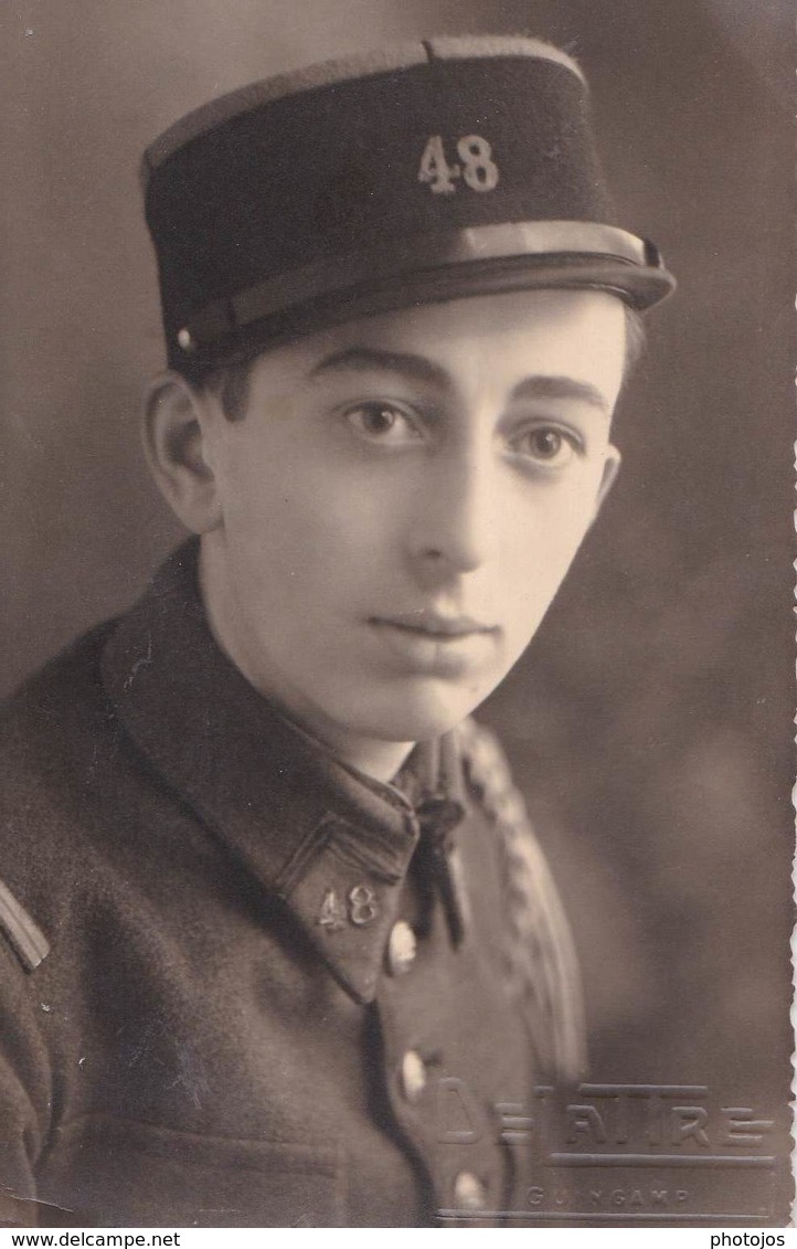 Carte Photo  : Portrait D'un Militaire Du 48 ème RI à Guingamp  Par Delattre - Guerre, Militaire