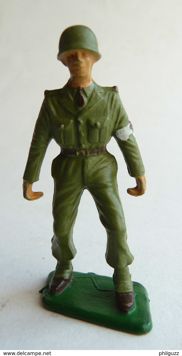 SOLDAT FIGURINE FIG STARLUX 1966 PARA CASQUE Brancardier 5020  ARMEE MODERNE Socle Vert Marqué En Creux (3) - Starlux