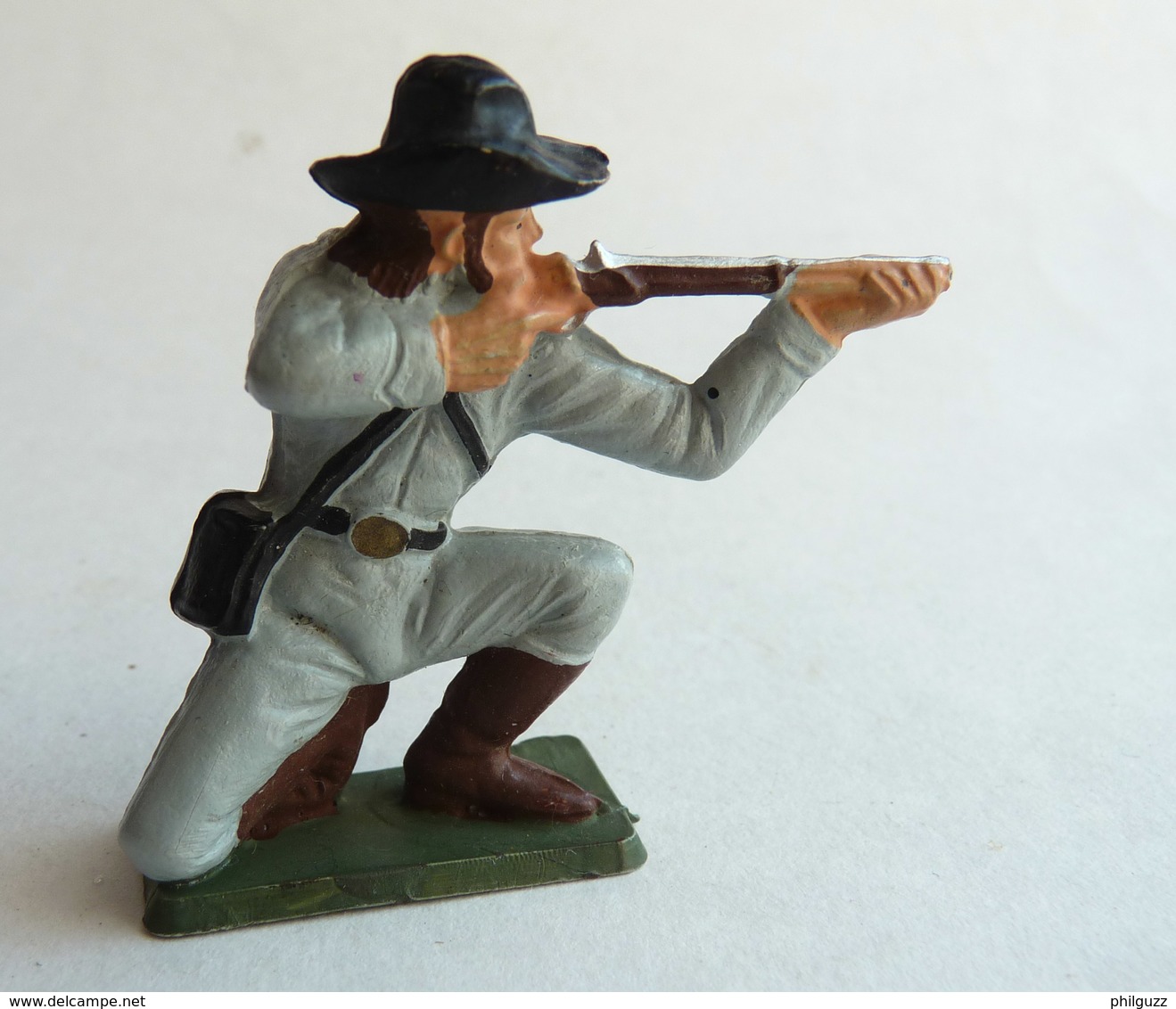 FIGURINE STARLUX SOLDAT SUDISTE SS3 TIREUR FUSIL A GENOUX 1971 Incomplet Far West Cowboy - Starlux