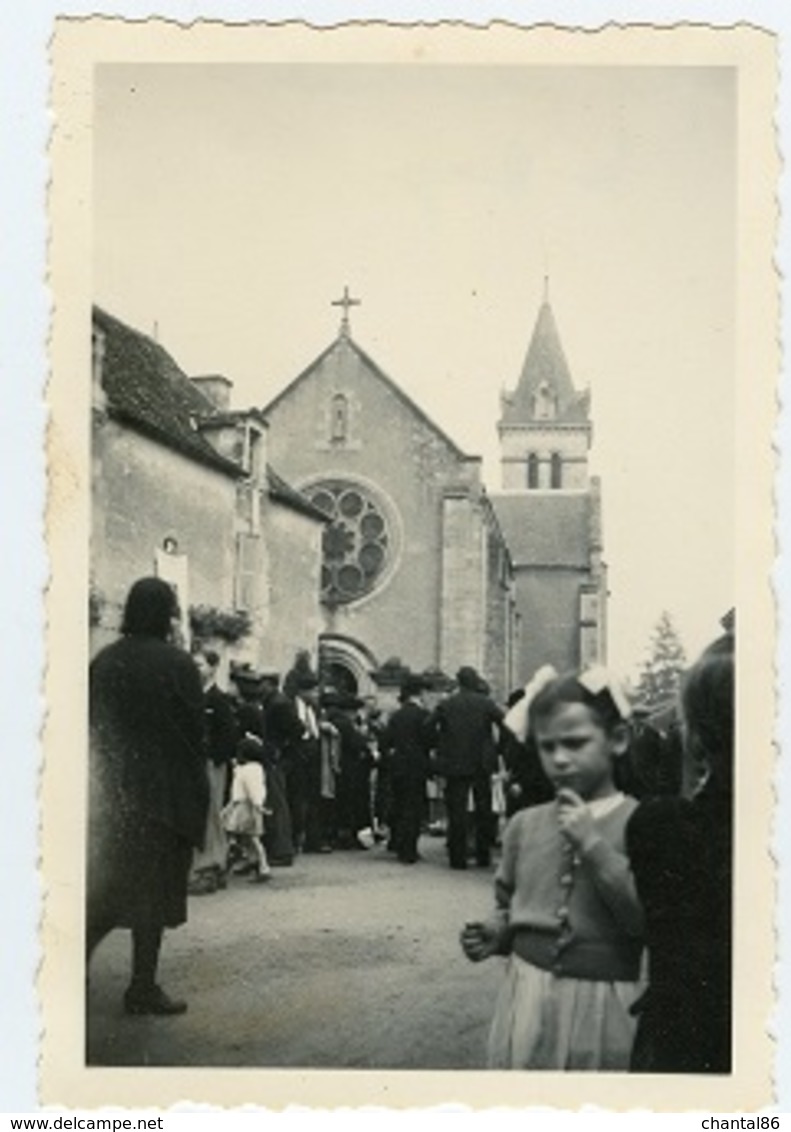 La Puye 86  église Paroissiale Le 12 Juin 1948 297CP02 - Lieux