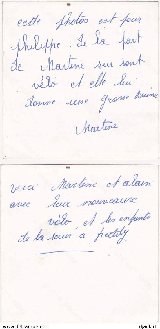 Lot De 2 Photographies Amateur / Enfants / Vélo, Tricycle, Cheval Manège, Voiture (Provenance Belgique) - 1967 - Personnes Identifiées