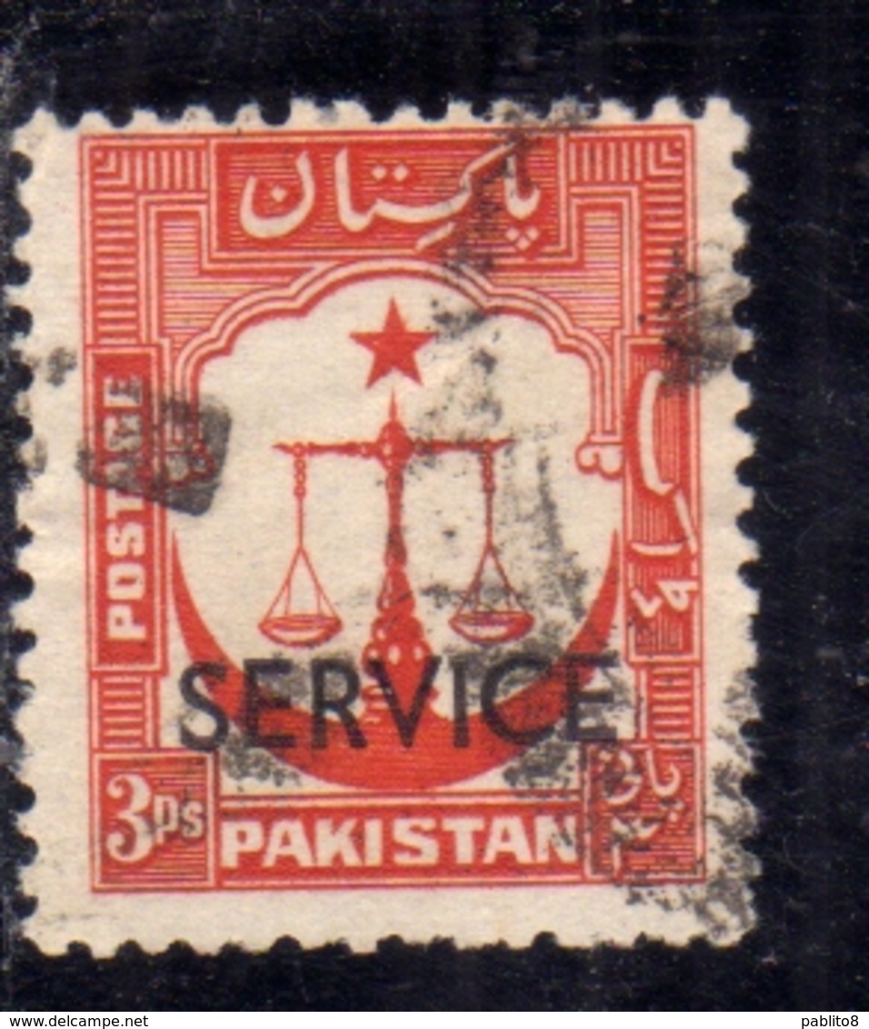 PAKISTAN 1948 INDEPENDENCE 1957 1961 OFFICIAL STAMPS SCALES STAR AND CRESCENT OVERPRINTED SERVICE 3p USED USATO OBLITERE - Pakistan