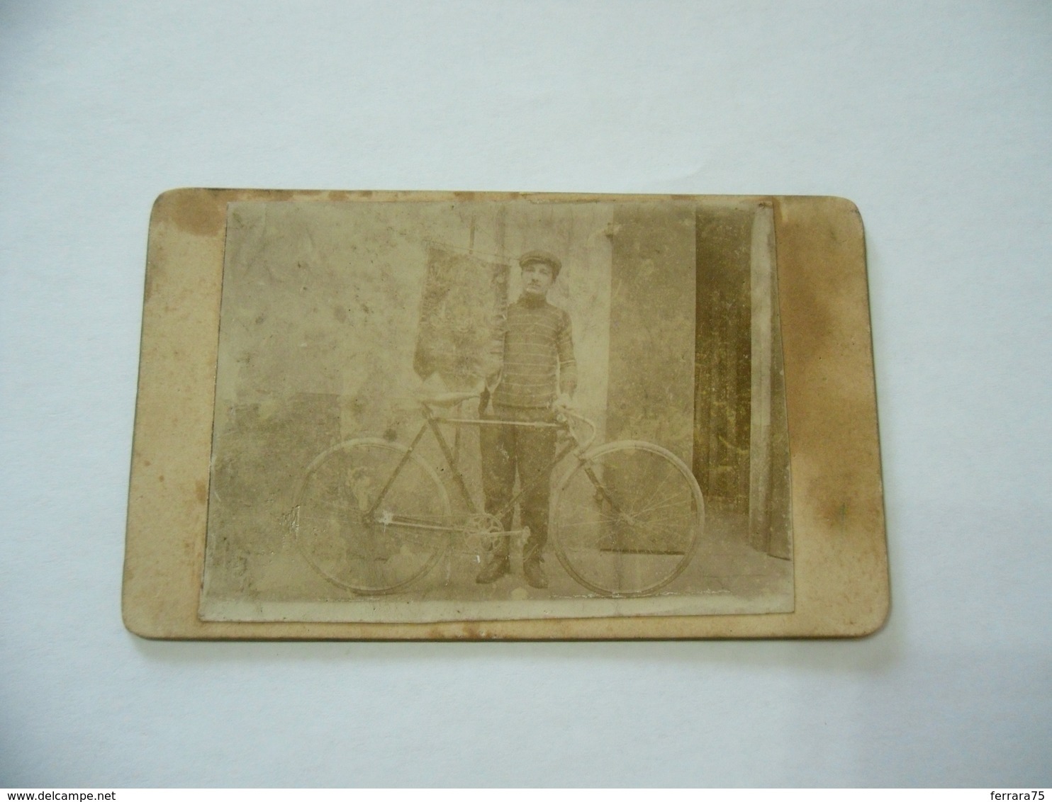 CDV FOTO RITRATTO CICLISTA CICLISMO BICICLETTA DA CORSA STENDARDO. - Antiche (ante 1900)