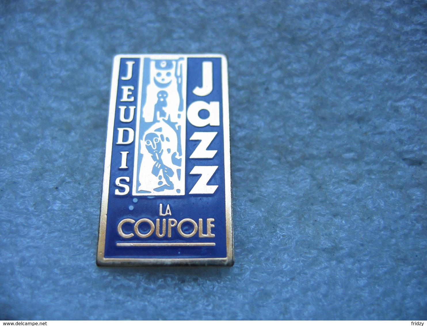 Pin's Des Jeudis Du Jazz Au Restaurant/ Brasserie "la Coupole" à Paris - Musique