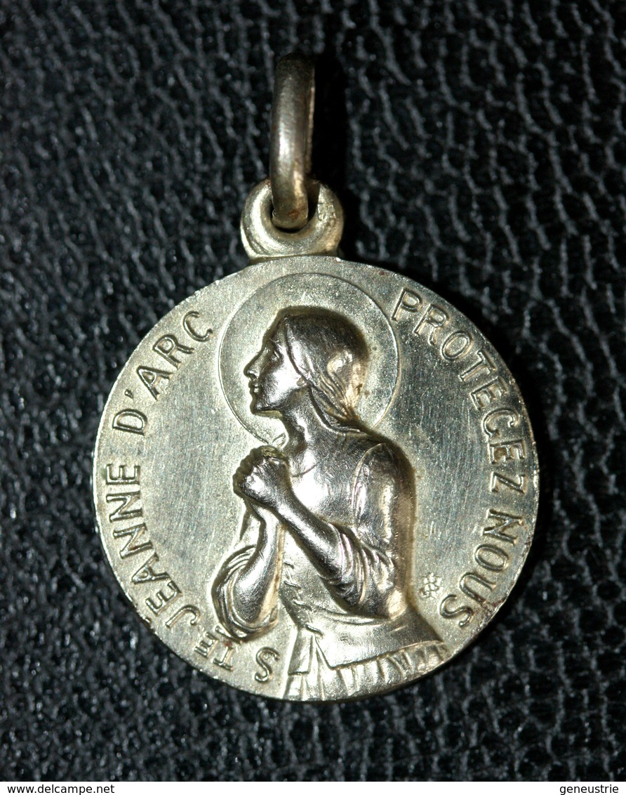 Pendentif Médaille Religieuse Début XXe "Sainte Jeanne D'Arc / Basilique De Domrémy" Religious Medal - Religion & Esotericism