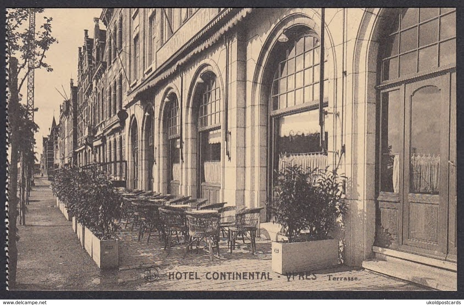 CPA -  BELGIQUE ,  YPRES /  LEPER,  Hotel Continental,  Terrasse - Ieper