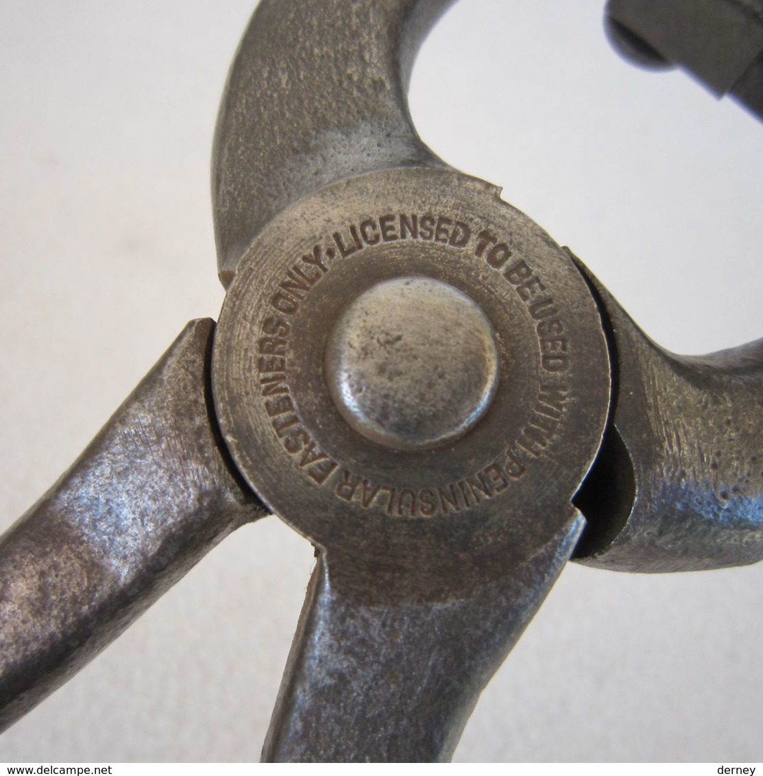 AGRAFEUSE ANCIENNE « HEATON PENINSULAR BUTTON FASTENER CO » - Outils Anciens