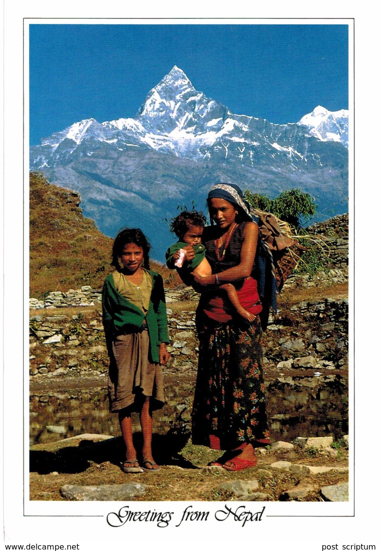 Asie - Népal - Village Women Pose In Front Of Machapuchre - Pokhara - Népal