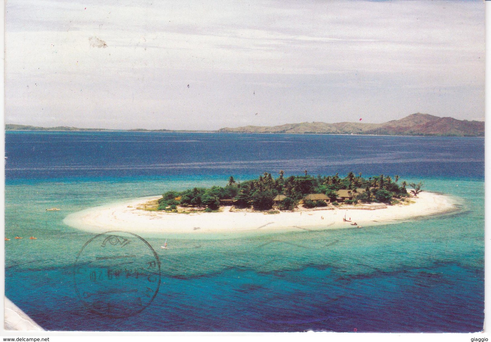 °°° 13397 - FIJI - VIEW OF NAVINI ISLAND RESORT - 1989 With Stamps °°° - Figi