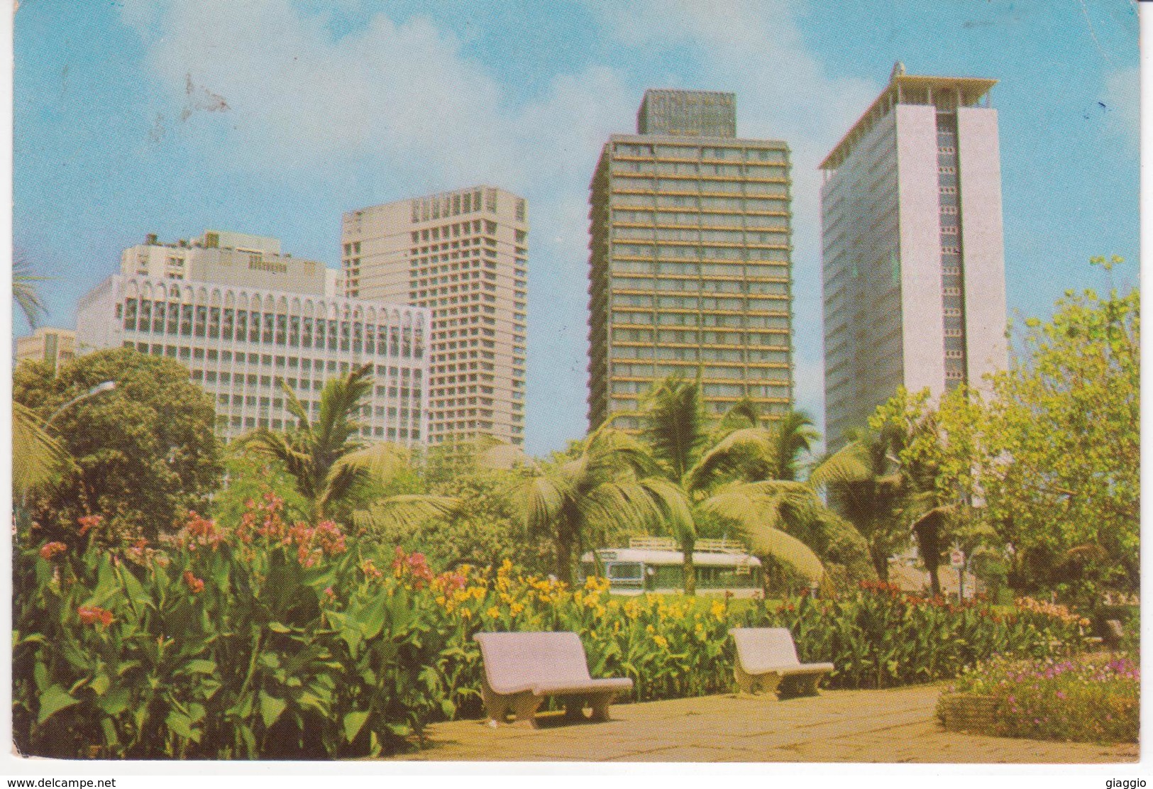 °°° 13401 - INDIA - BOMBAY - NARIMAN POINT - With Stamps °°° - India