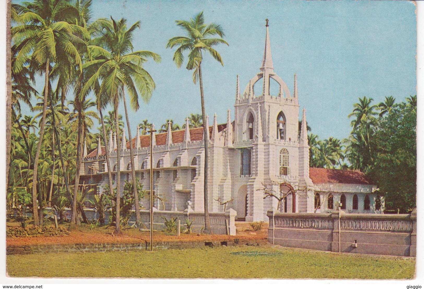 °°° 13408 - INDIA - SALIGAO CHURCH , GOA - 1975 With Stamps °°° - India