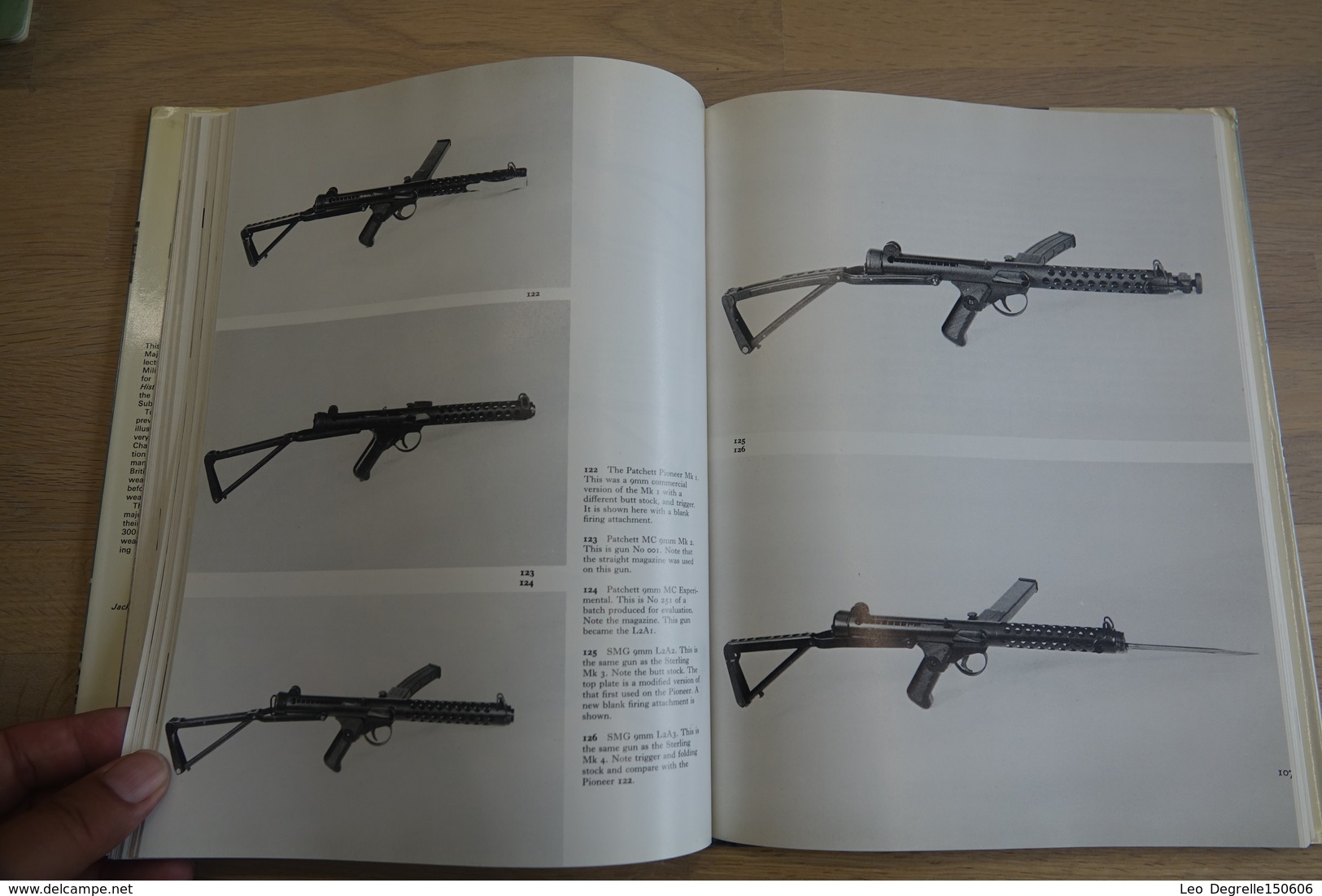 Militaria - BOOKS : Pictorial History of the Sub-Machinegun - 224 pages - 28x21x2cm - Hard Cover