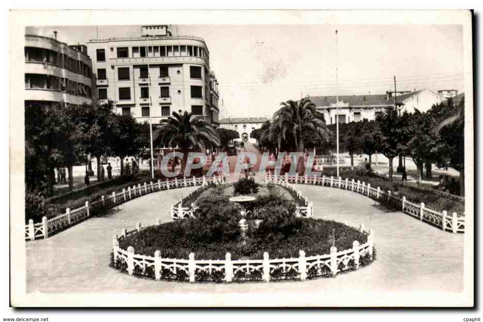 Algerie CPA Ain Temouchent Place Gambetta Et Rue De La Poste - Sonstige & Ohne Zuordnung