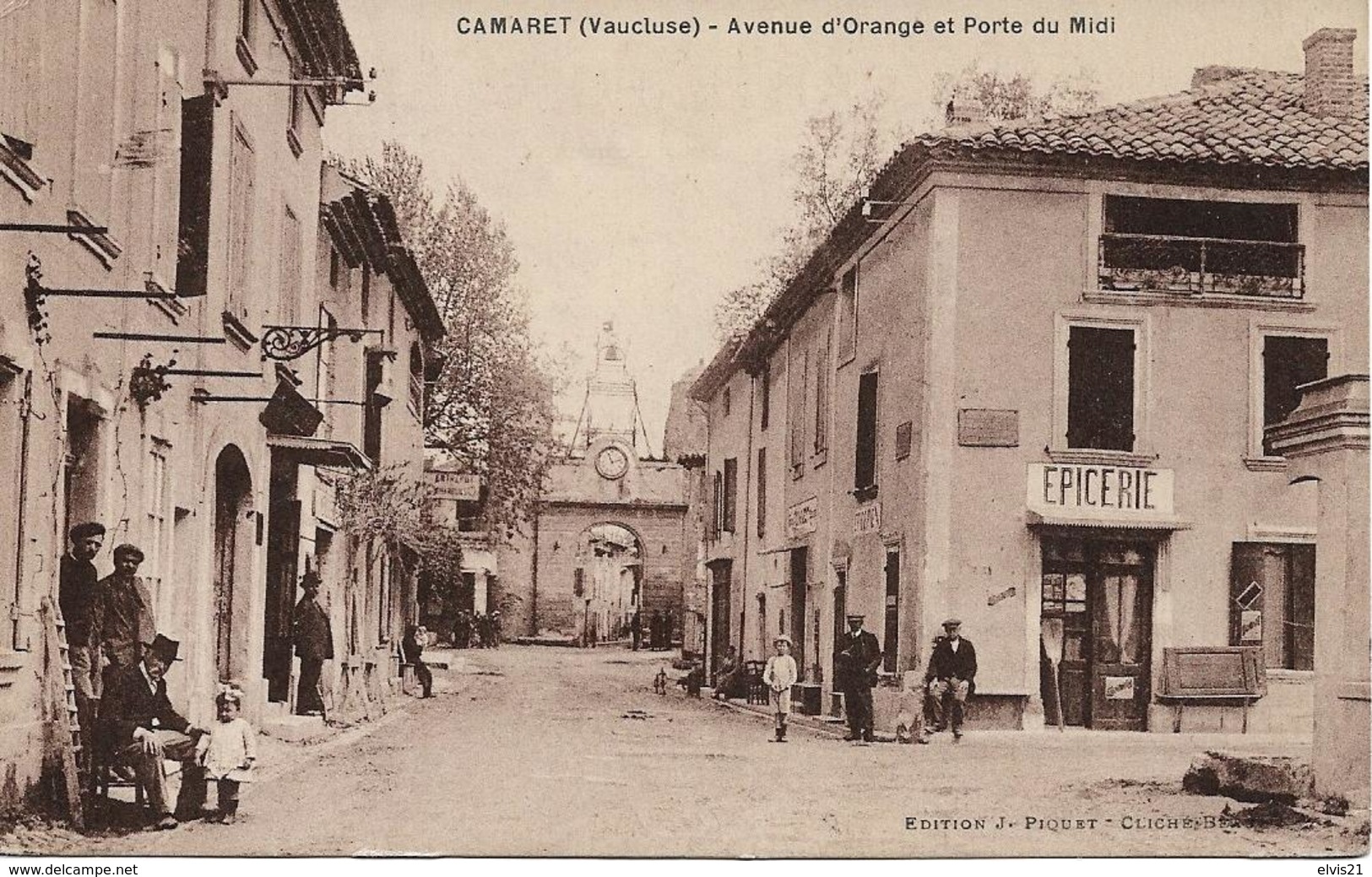 Beau lot de 50 cartes postales diverses Villages,marchés,brodées,  ... Mise à prix 1 Euro !!!