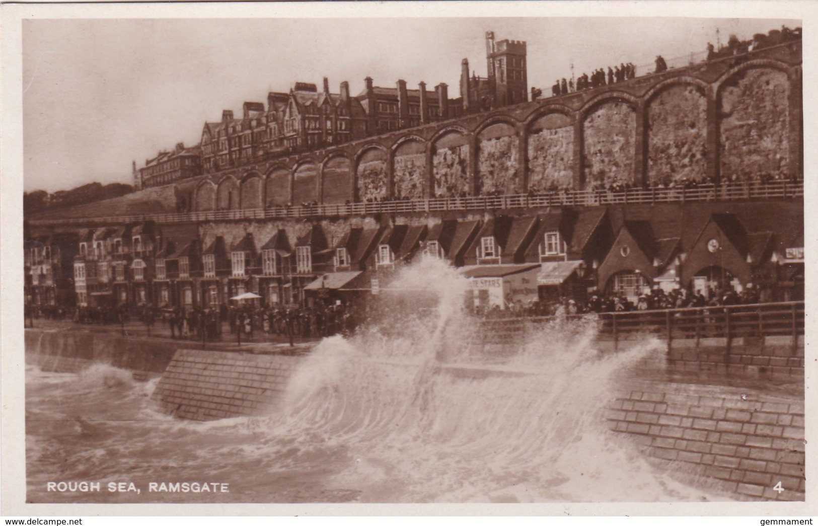 RAMSGATE - ROUGH SEA - Ramsgate