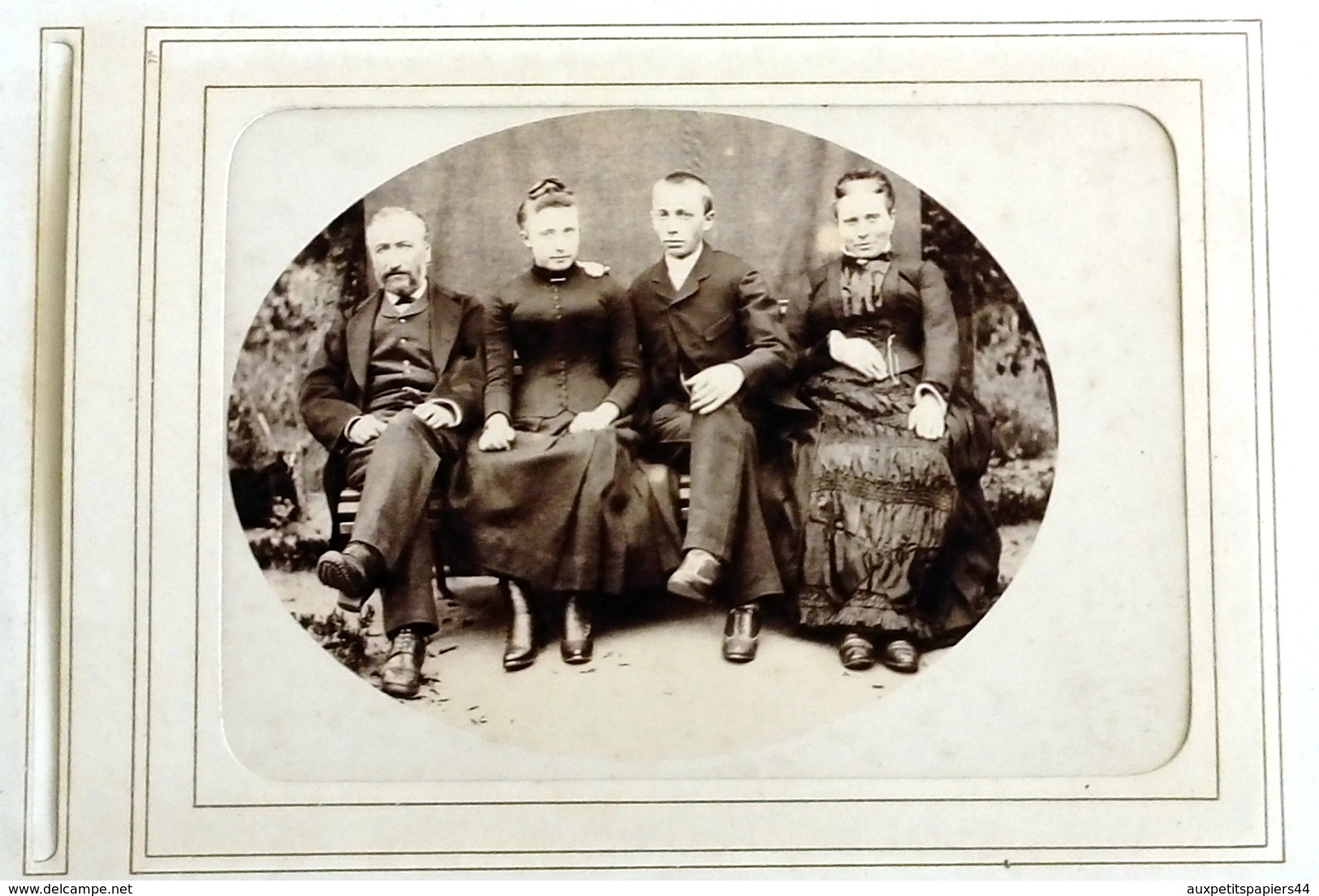 Magnifique Album 81 CDV Original sur une Famille d'Avranches 50300 dans la Manche - Photo Allix, Hay, Yvondi, 1880's