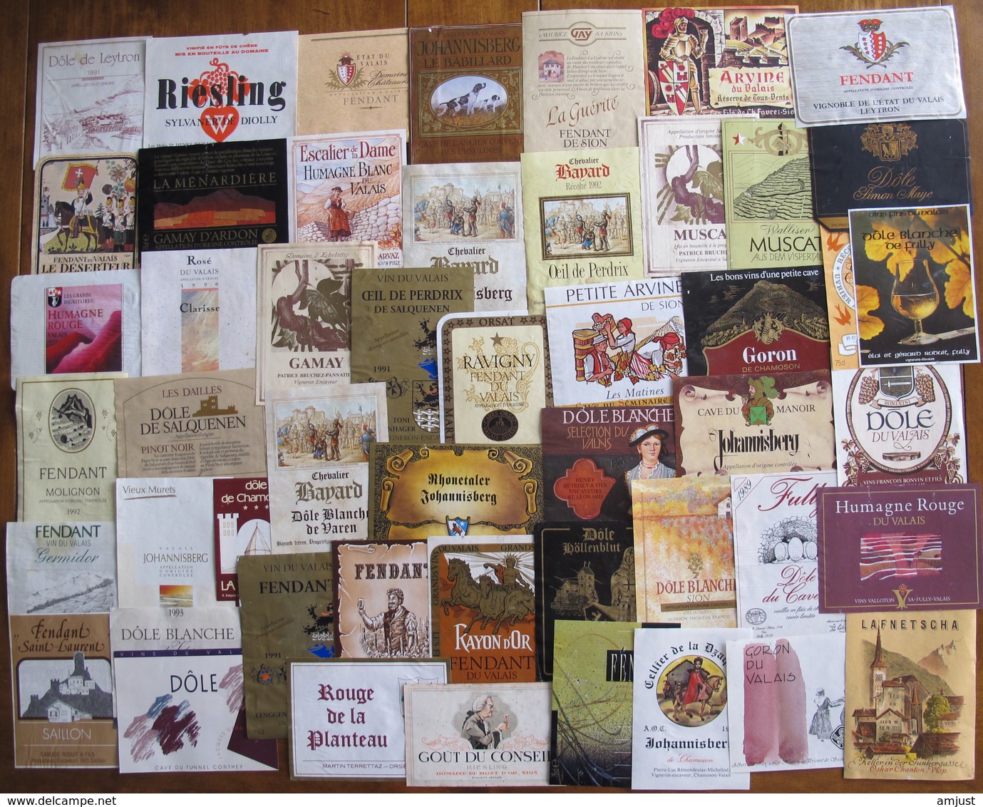 Etiquette De Vin Suisse Lot De 100 étiquettes - Lots & Sammlungen