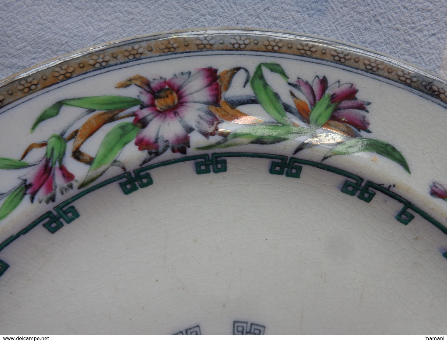 lot de 3 assiettes n°  7 6001  decor de fleurs a determiner ? origine a determiner diametre 23 cm-decor asiatique