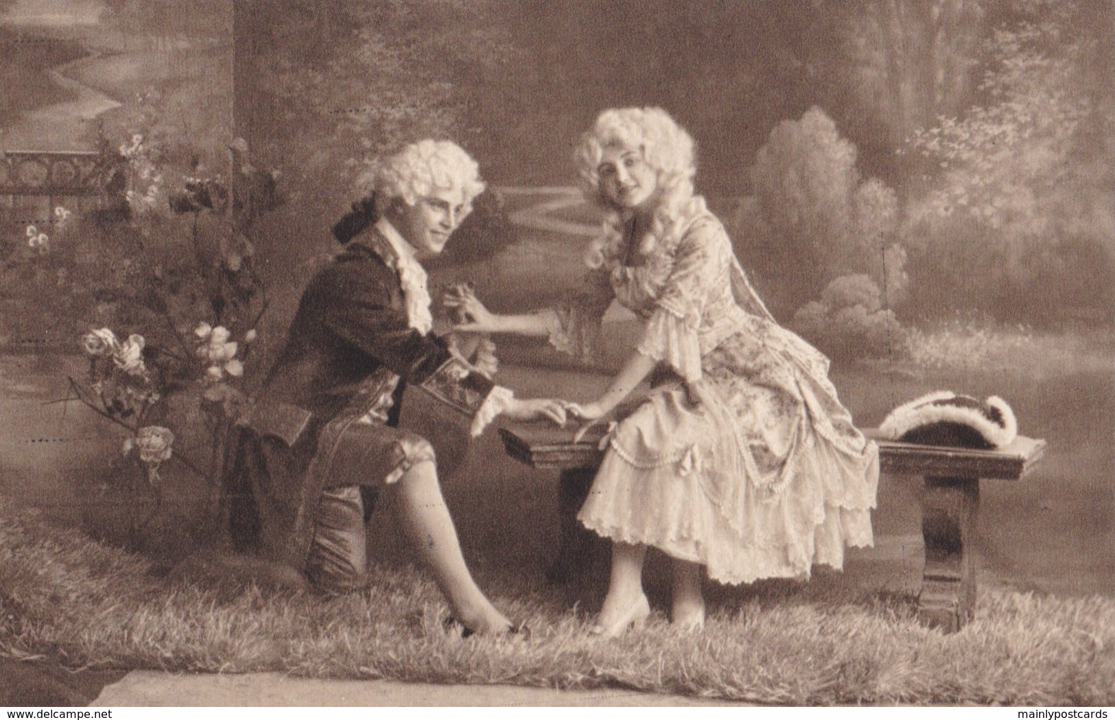 AP60 Romance - Couple In A Garden, Seated On A Bench - Couples