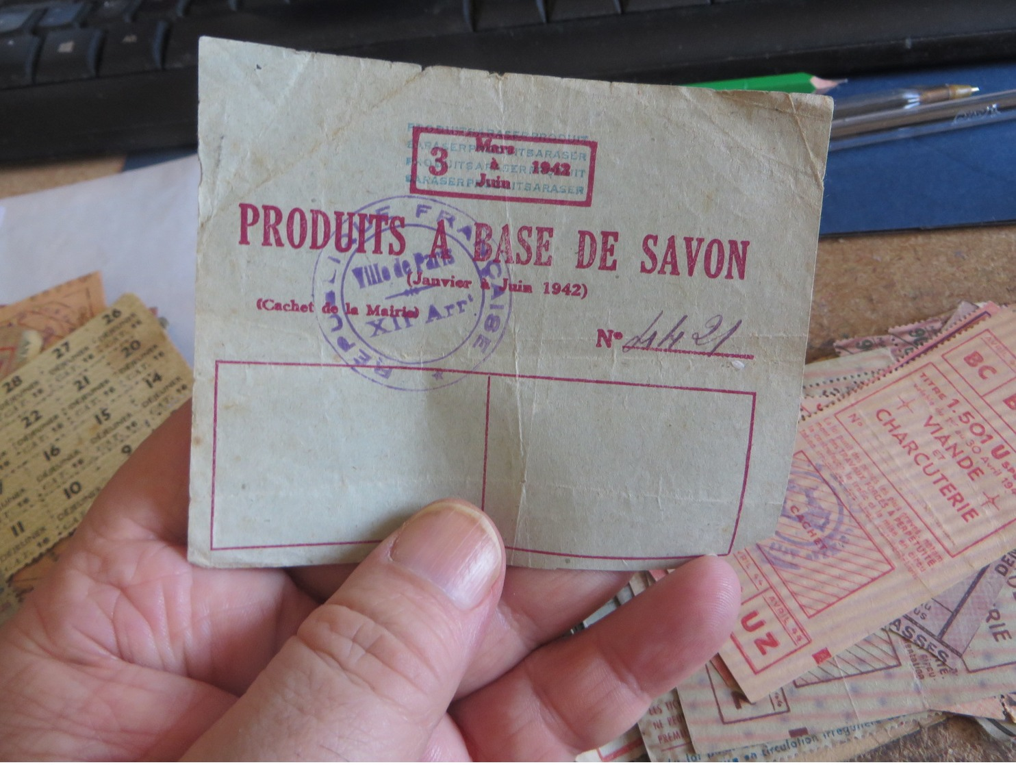 important lot de tickets et timbres de rationnement de GUERRE,,, TOUS  SCANNEES , (lot86)