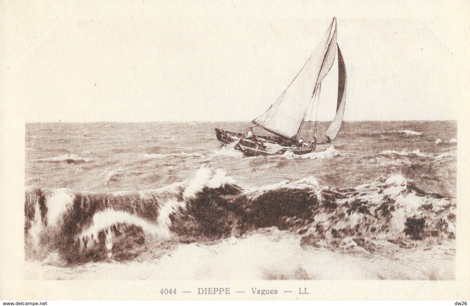 Dieppe (Seine-Maritime) - Vagues Et Barque De Pêche à Voile - Carte LL N° 4044 Non Circulée - Dieppe