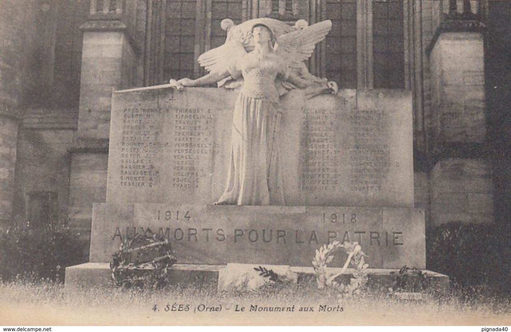 Cp , 61 , SÉES , Le Monument Aux Morts - Sees