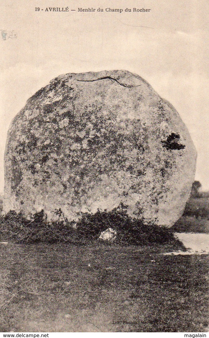 Avrillé : Menhir Du Champ Du Rocher - Autres & Non Classés