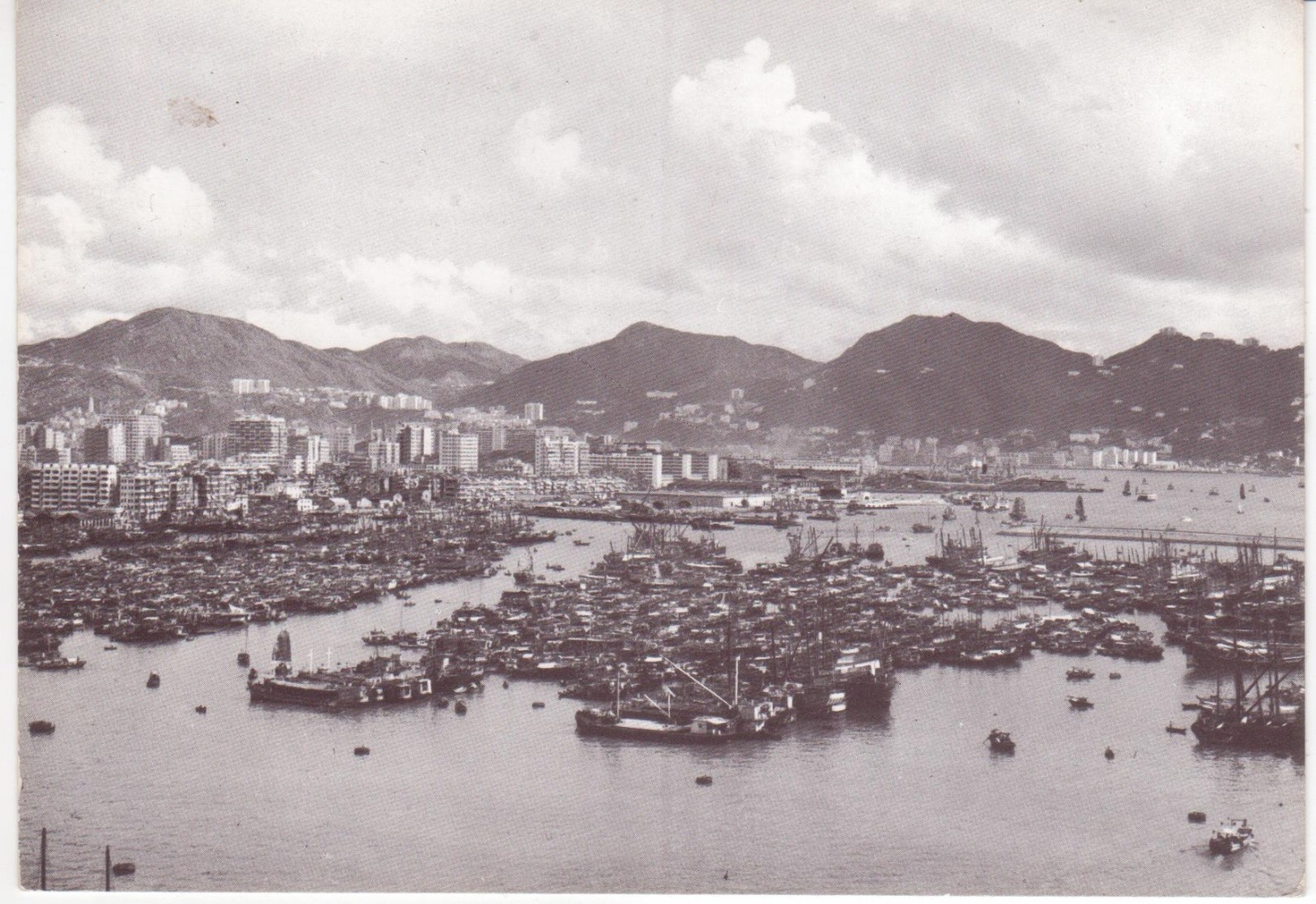 °°° 13468 - HONG KONG A VIEW OF THE BAY - 1964 With Stamps °°° - Cina (Hong Kong)