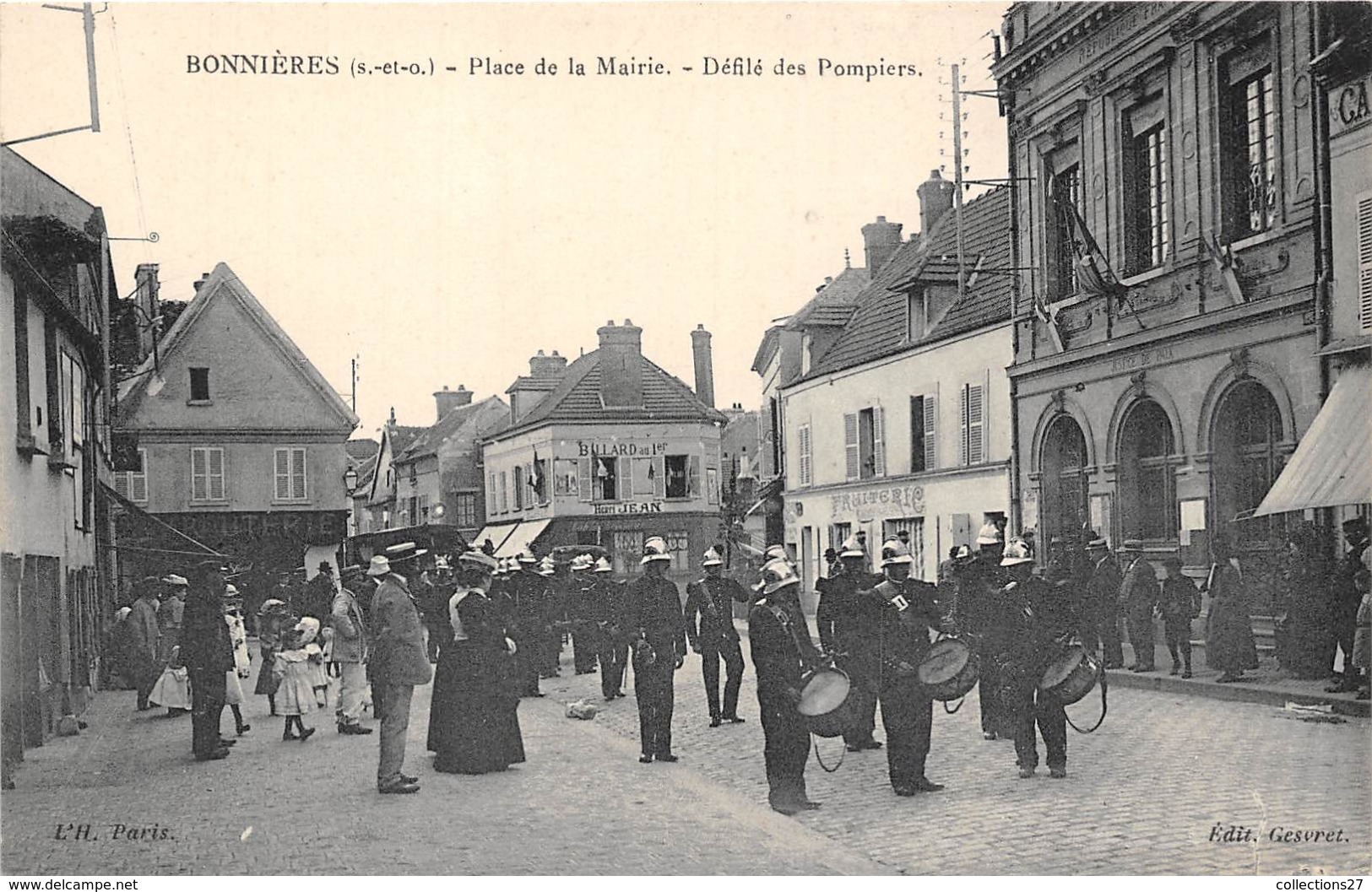 78-BONNIERES-PLACE DE LA MAIRIE, DEFILE DES POMPIERS - Bonnieres Sur Seine