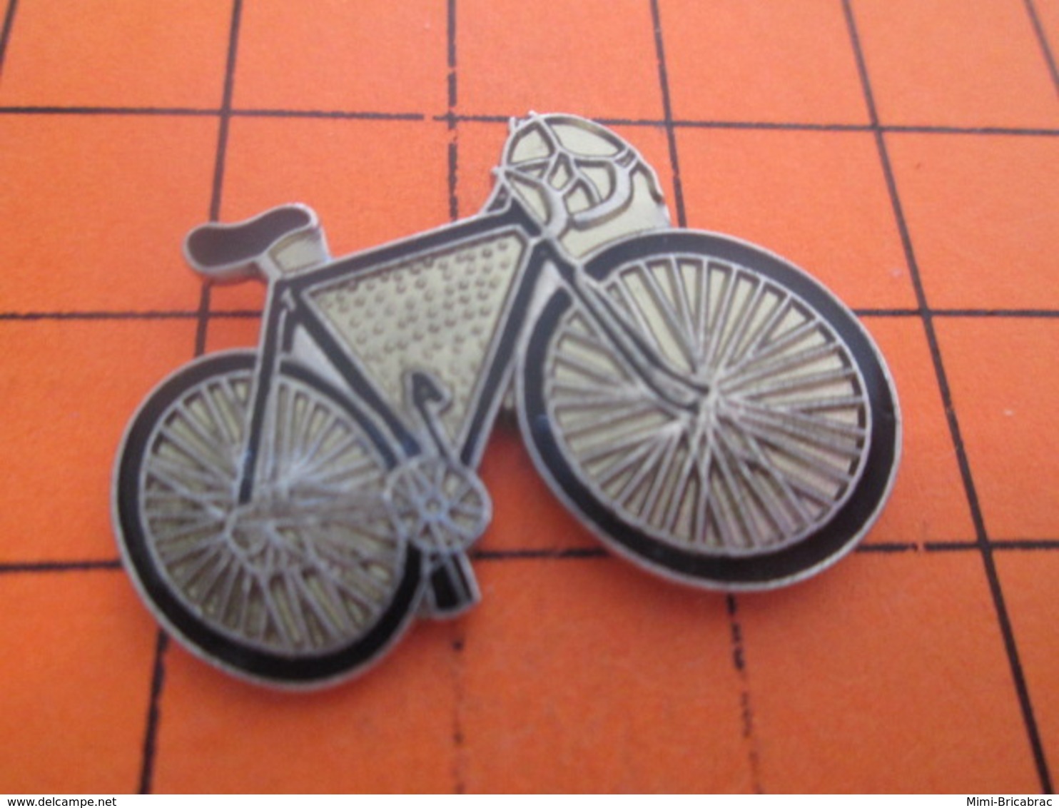 113d PIN'S PINS / Rare Et De Belle Qualité ! / Thème : SPORTS / CYCLISME VELO ROUE BICYCLETTE - Cyclisme