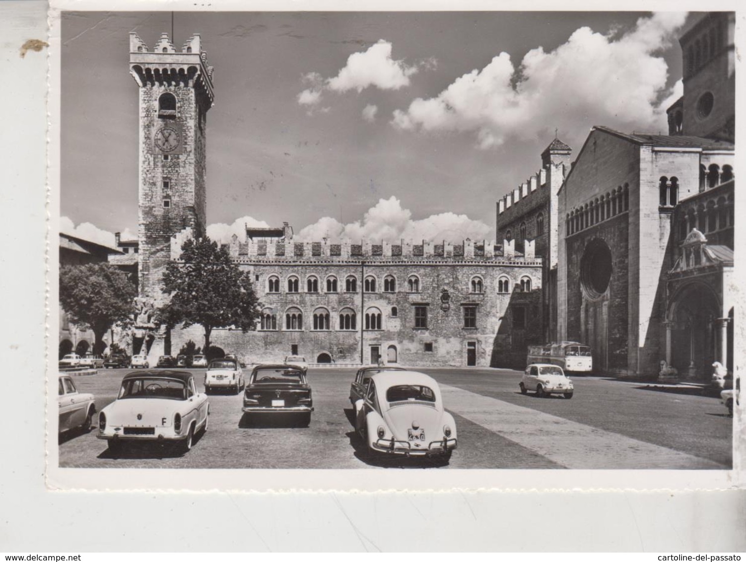 AUTO AUTOS CAR VOITURES  TRENTO PIAZZA DUOMO TORRE GRANDE COL PALAZZO PRETORIO - Trento