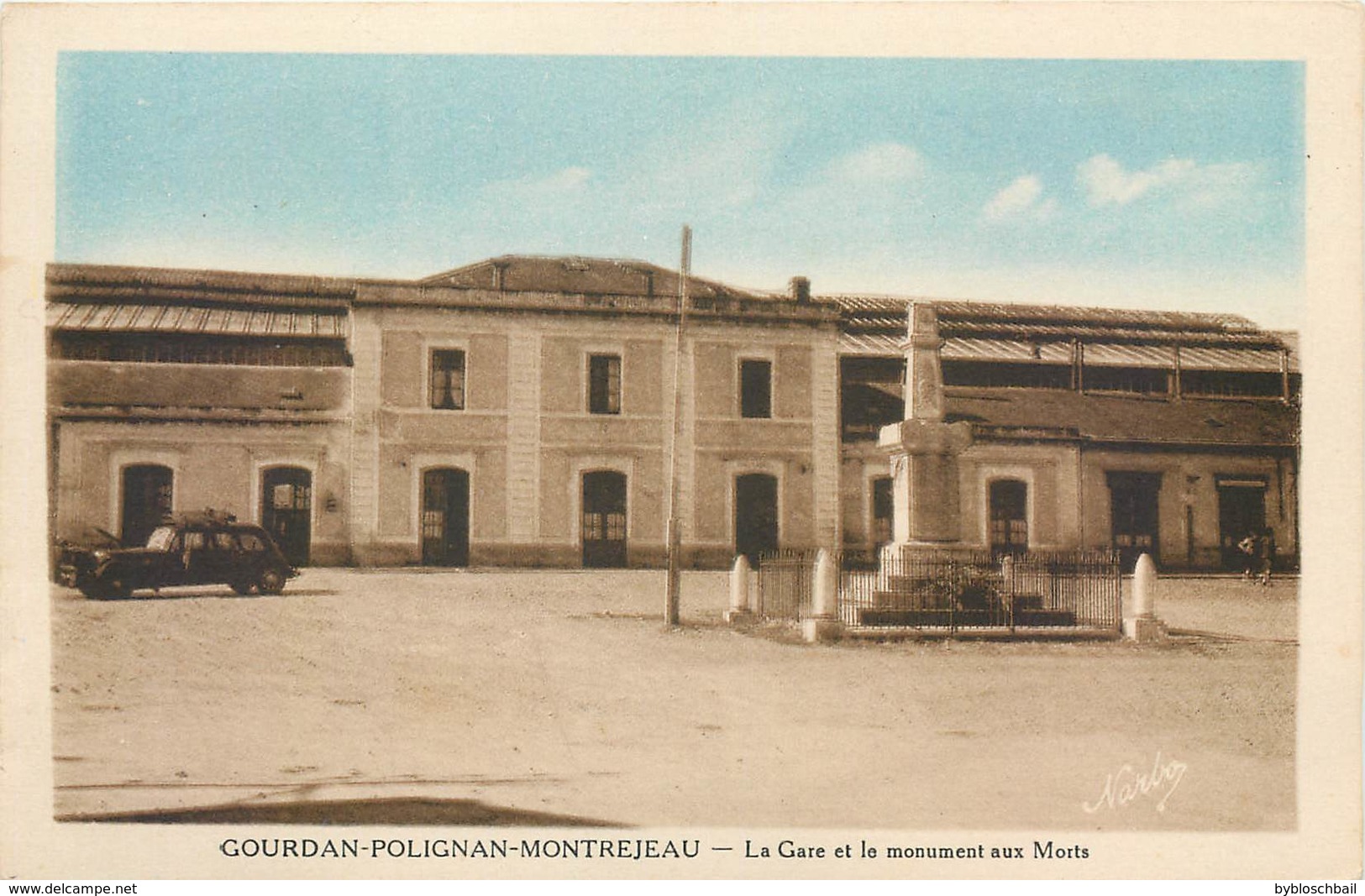 CPA 31 Haute Garonne Gourdan Polignan Montrejeau La Gare Et Le Monument Aux Morts - Autres & Non Classés