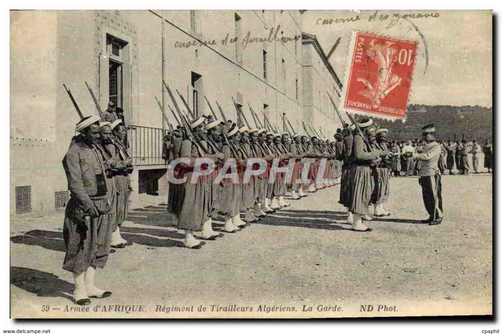 CPA Armee D&#39Afrique Regiment De Tirailleurs Algeriens La Garde Militaria - Regiments