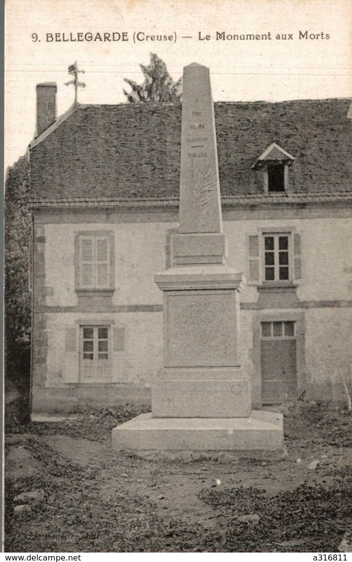 BELLEGARDE  Le Monument Aux Morts - Bellegarde