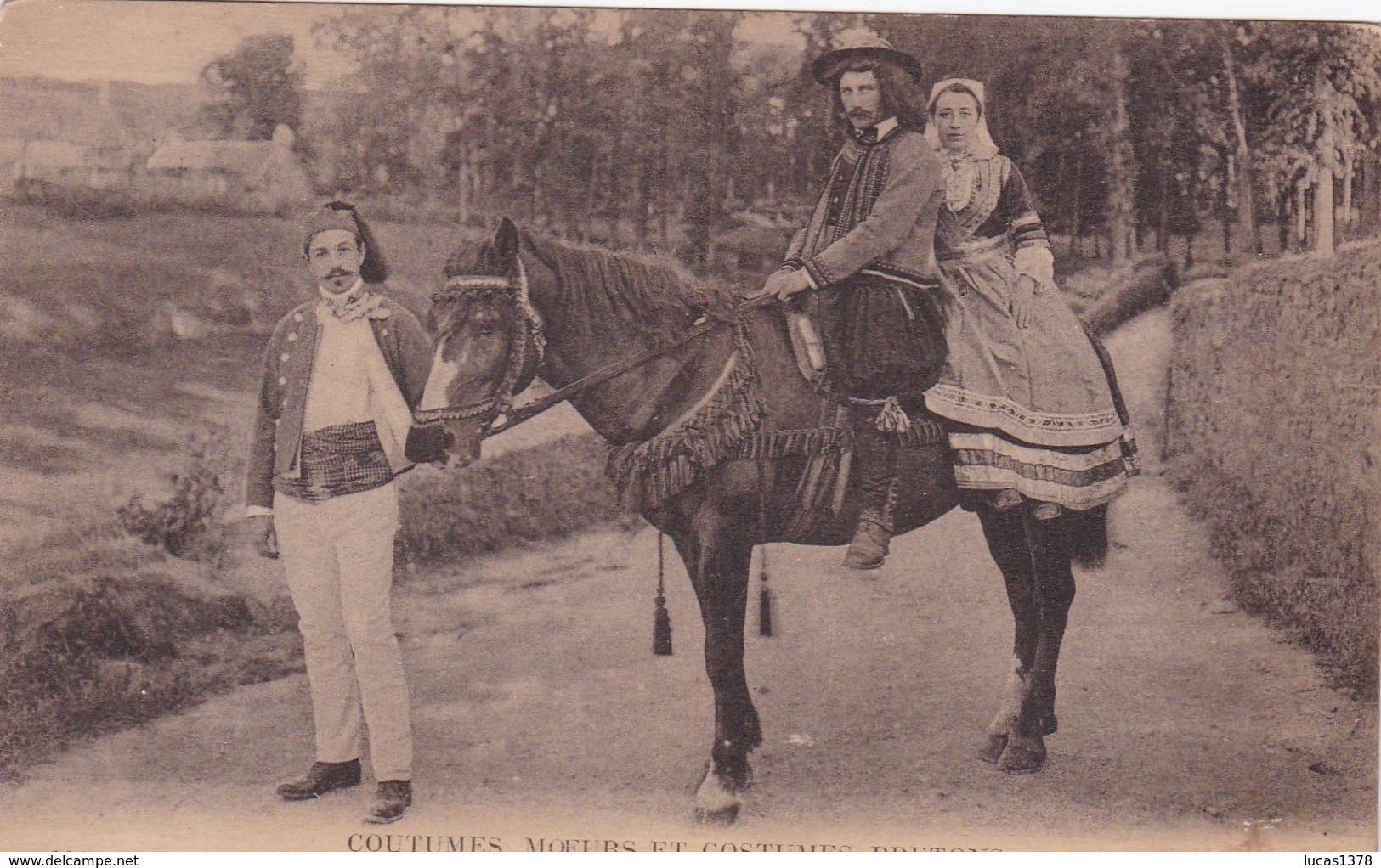 COUTUMES MOEURS ET COSTUMES BRETONS / DEPART DES NOUVEAUX MARIES - Bretagne