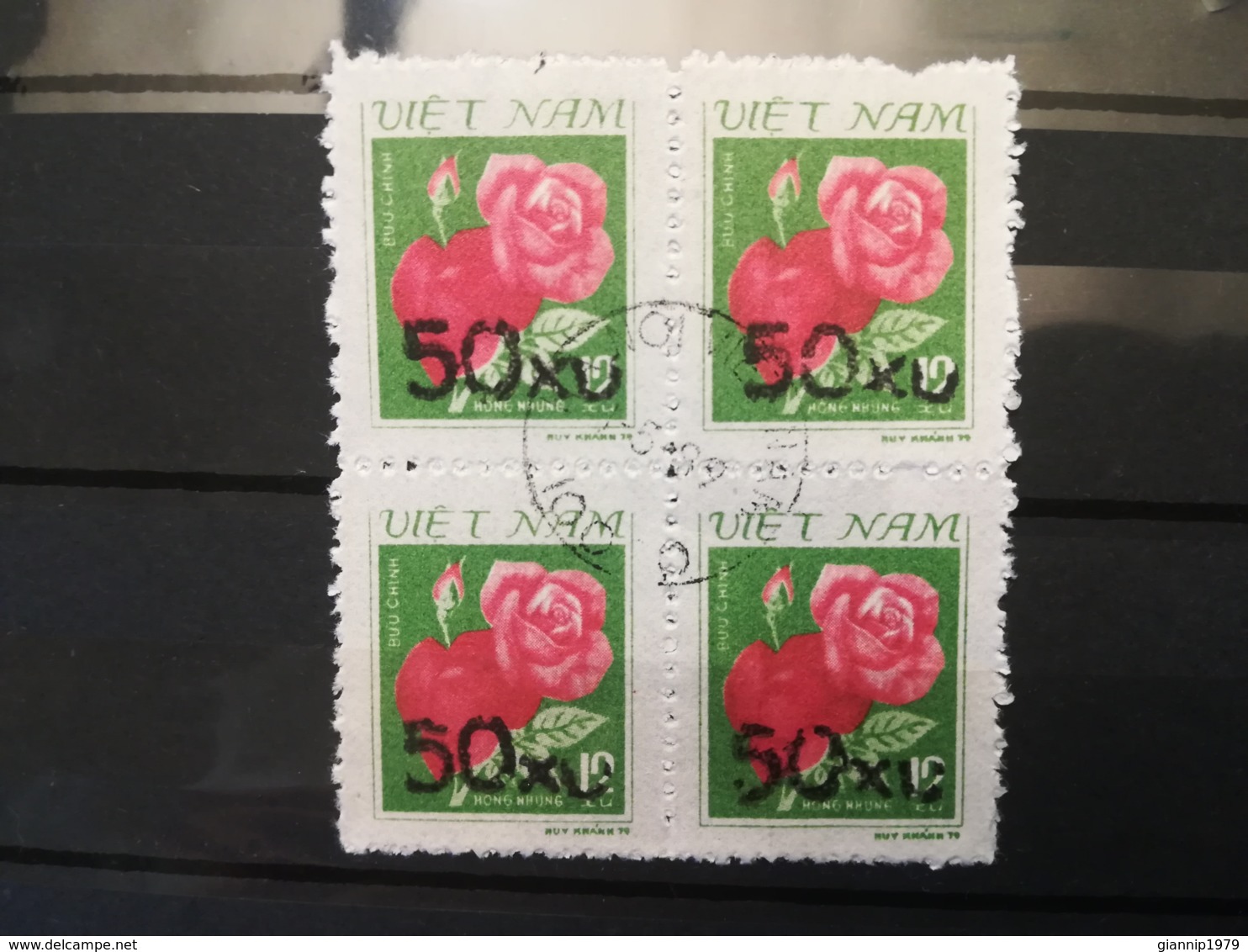 FRANCOBOLLI STAMPS VIETNAM VIET NAM 1984 USED SERIE ROSE ROSES SOVRASTAMPATE OVERPRINT QUARTINA DA FOGLIO - Vietnam