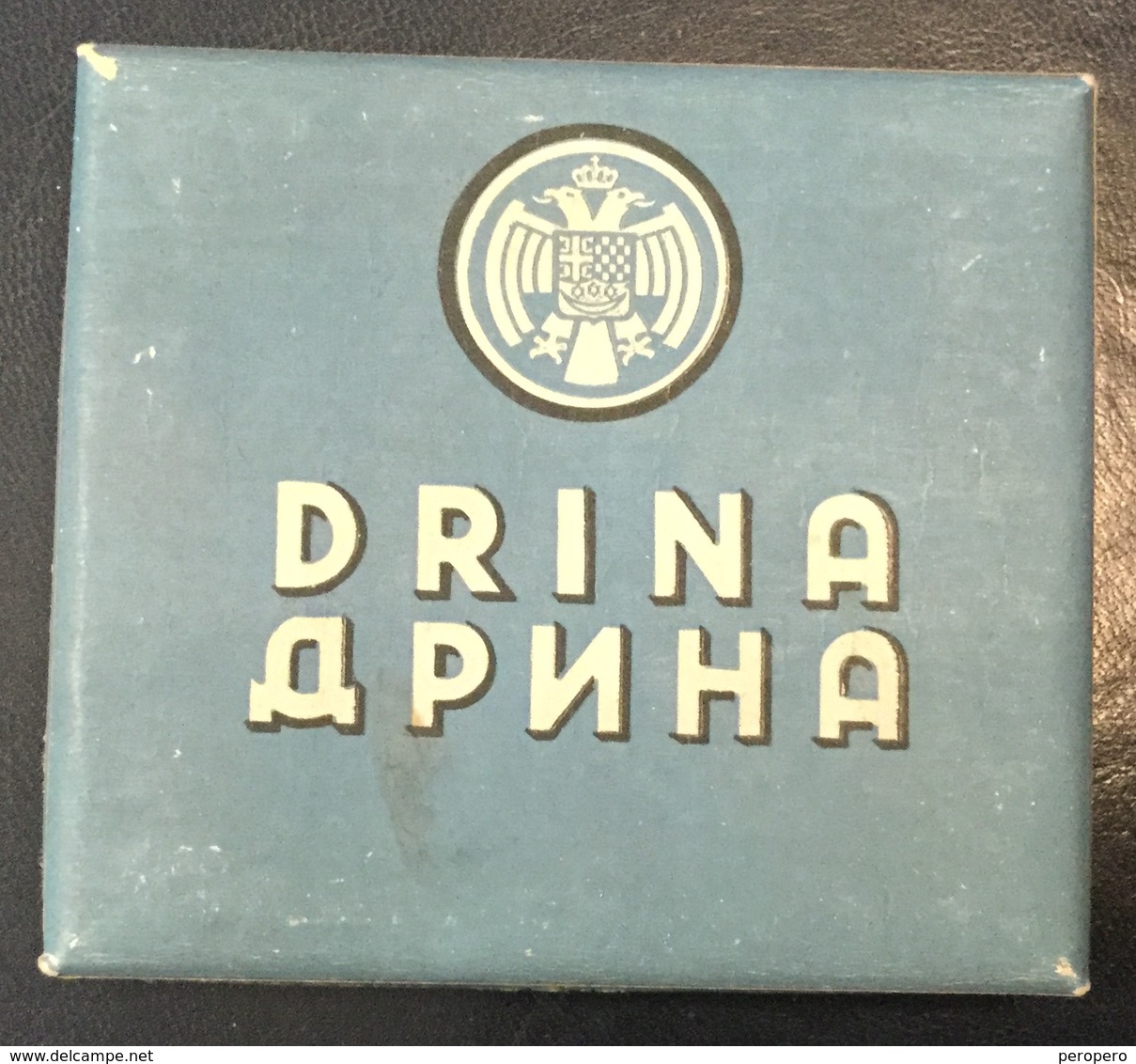 WITH MORE THAN HALF OF THE BOX     TOBACCO  BOX    CIGARETTES  DRINA  KINDOM OF YUGOSLAVIA - Schnupftabakdosen (leer)