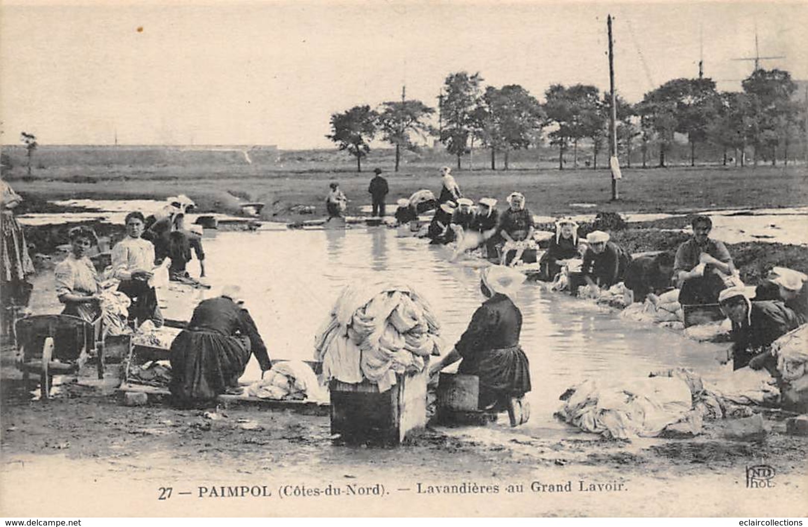 Paimpol       22      Lavandières Au Grand Lavoir                  (voir Scan) - Paimpol