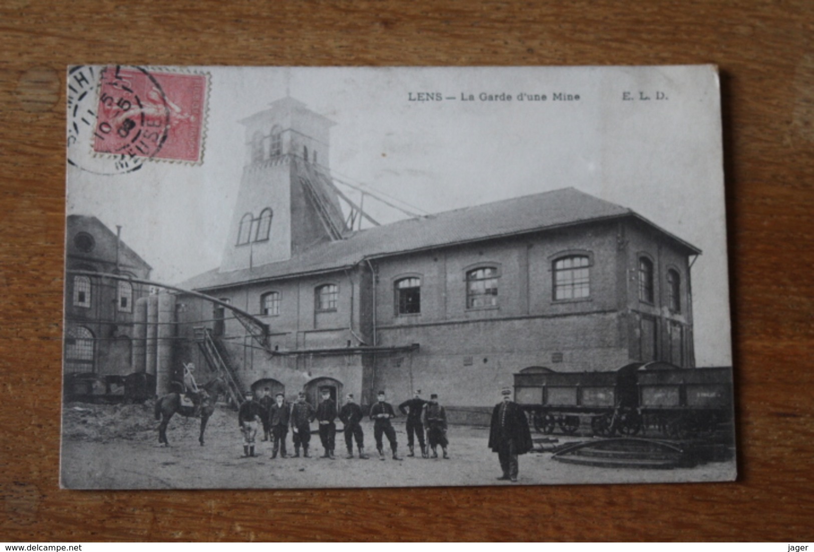 Carte Postale Ancienne Lens  La Garde D'une Mine  Durant Les Greves  Interessant Texte - Lens