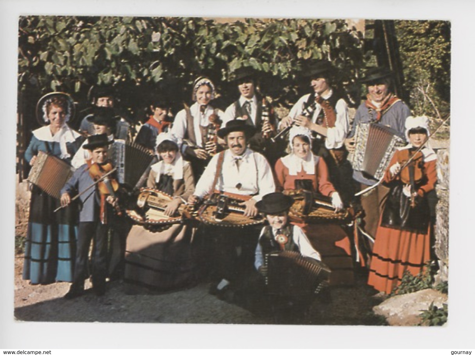 Larche - Les Pastoureaux De La Vallée De La Couze - Folklore Limousin - Autres & Non Classés