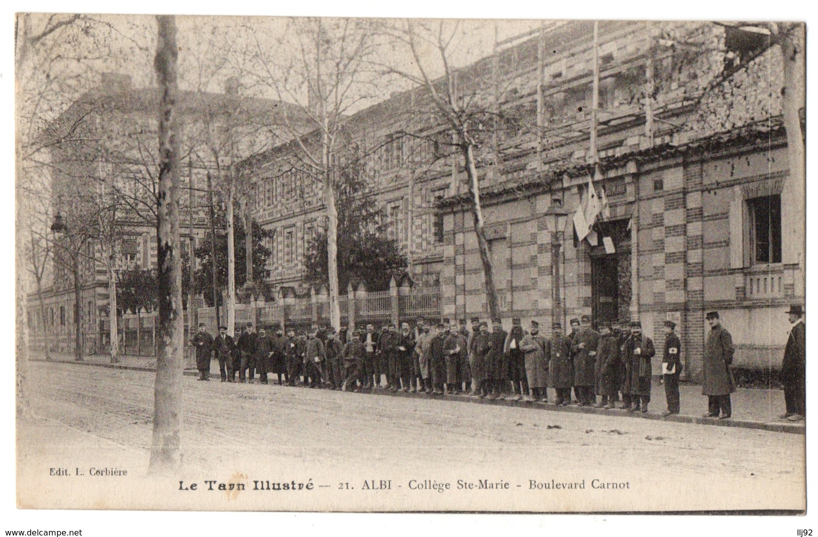 CPA 81 - ALBI (Tarn) - 21. Collège Sainte-Marie. Boulevard Carnot (animée) - Albi