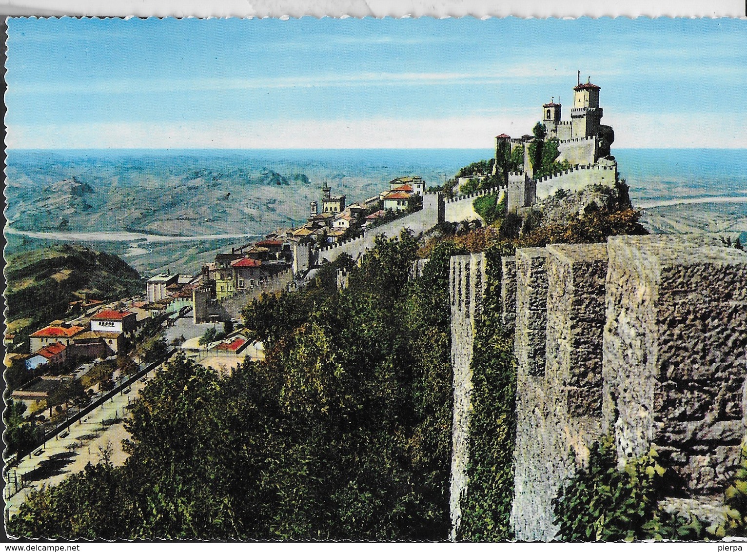 SAN MARINO - LA ROCCA - NUOVA CON FRANCOBOLLI SOUVENIR - San Marino