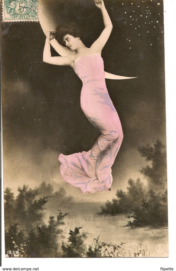L60A110 - Jeune Femme  Posée Sur La Lune - SIP N°1532 - Femmes