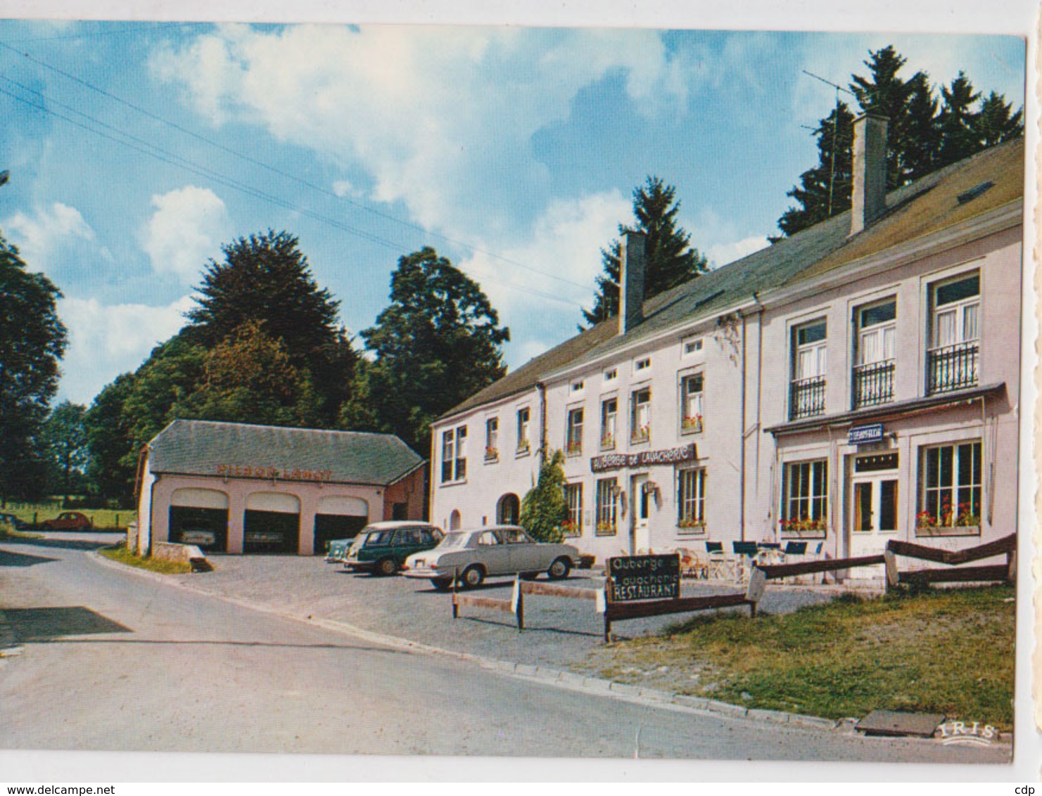 Cpm Lavacherie Auberge   Voitures - Sainte-Ode